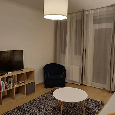 Charlotte Bellevue Apartment Eger